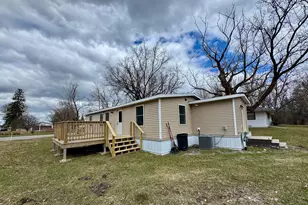 202 Washington St SE, Warroad, MN 56763 - Photo 6