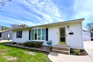 225 Sunrise Blvd, Redwood Falls, MN 56283 - Photo 2