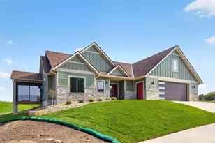 2362 Ponderosa Pl SW, Rochester, MN 55902 - Photo 4