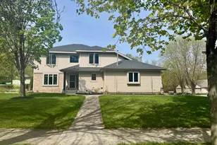 2667 Waterford Ct, Saint Cloud, MN 56301 - Photo 2