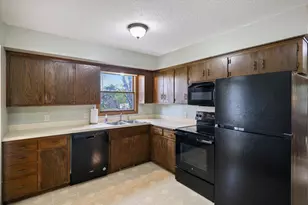 10330 Rhode Island Cir, Bloomington, MN 55438 - Photo 16