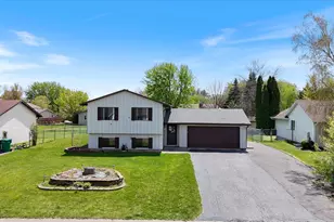 7916 Hallmark Way, Apple Valley, MN 55124 - Photo 2