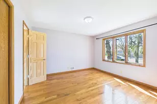 5212 W 70th St, Edina, MN 55439 - Photo 8