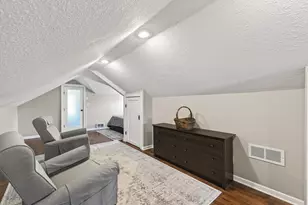 654 Carroll Ave, Saint Paul, MN 55104 - Photo 18