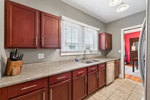654 Carroll Ave, Saint Paul, MN 55104 - Photo 16