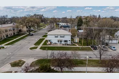 1002 5th Avenue S, Moorhead, MN 56560 - Photo 2