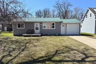 341 4th St N, Greenbush, MN 56726 - Photo 1