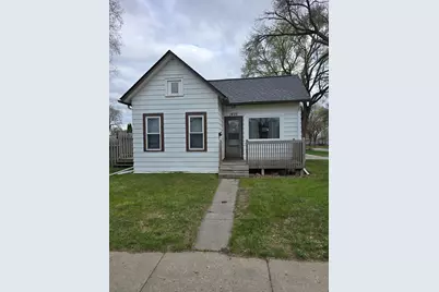 1426 13th Avenue S, Fargo,  58103 - Photo 1