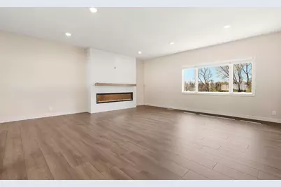 711 8th Street W, Clear Lake, SD 57226 - Photo 28