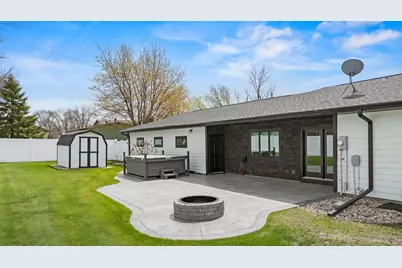 711 8th Street W, Clear Lake, SD 57226 - Photo 8