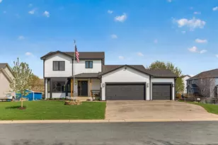 1967 Hazen St, Shakopee, MN 55379 - Photo 2