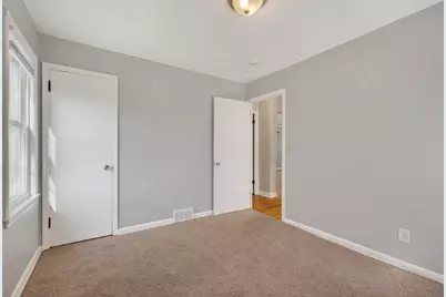 1848 Montana Avenue E, Saint Paul, MN 55119 - Photo 10