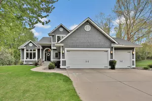 507 Owasso Hills Dr, Roseville, MN 55113 - Photo 1