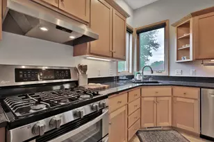 507 Owasso Hills Dr, Roseville, MN 55113 - Photo 8