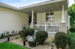 809 Woodduck Dr, Woodbury, MN 55125 - Photo 2