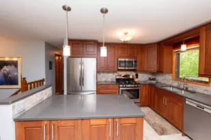 2273 6th St N, North Saint Paul, MN 55109 - Photo 18