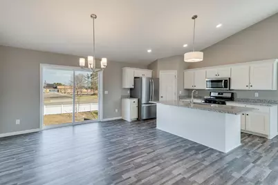 669 47th Avenue NE, Saint Cloud, MN 56304 - Photo 4