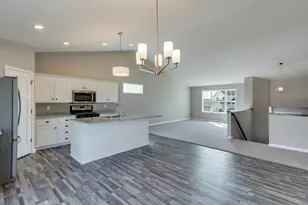 669 47th Ave NE, Saint Cloud, MN 56304 - Photo 6
