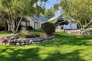 11272 Kenworth Ln, Lakeville, MN 55044 - Photo 2
