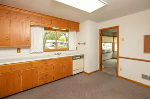911 13th Ave NW, Rochester, MN 55901 - Photo 8