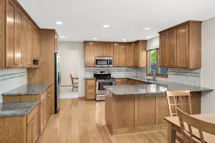15112 Chestnut Cir, Burnsville, MN 55306 - Photo 8