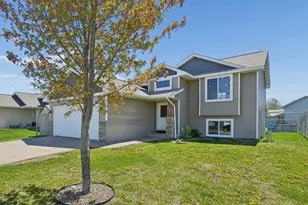 1314 Blue Jay Pl, New Richmond, WI 54017 - Photo 1
