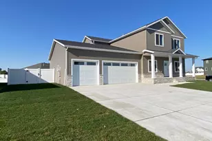 110 19th St NE, Barnesville, MN 56514 - Photo 2