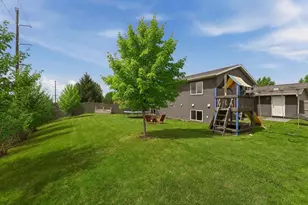 635 Strafford Dr, Zumbrota, MN 55992 - Photo 14