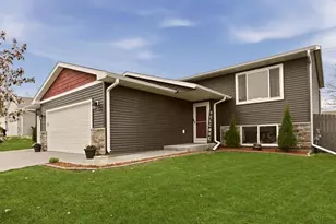 635 Strafford Dr, Zumbrota, MN 55992 - Photo 18