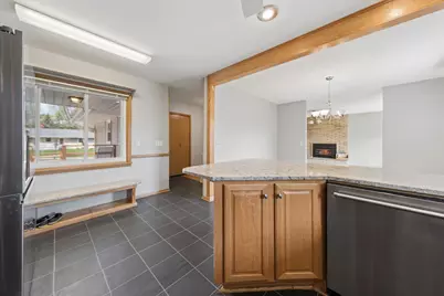 7925 29th Avenue N, New Hope, MN 55427 - Photo 8