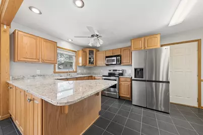 7925 29th Avenue N, New Hope, MN 55427 - Photo 6