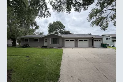 608 S Donnelly Avenue, Litchfield, MN 55355 - Photo 2