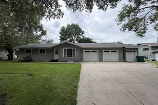 608 S Donnelly Ave, Litchfield, MN 55355 - Photo 2