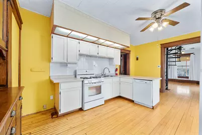 1558 E Madison Street, Eau Claire, WI 54703 - Photo 6