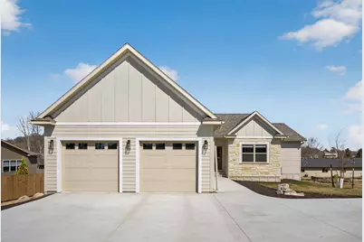 428 8th Street SW, Pine Island, MN 55963 - Photo 2