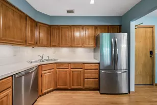 3801 W 98th St, Bloomington, MN 55431 - Photo 10