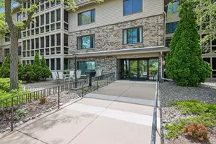 3801 W 98th St, Bloomington, MN 55431 - Photo 30