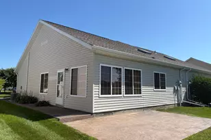 2869 35th St S, Moorhead, MN 56560 - Photo 2
