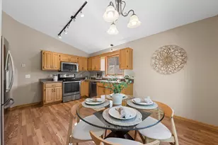 20704 Jaguar Ave, Lakeville, MN 55044 - Photo 6