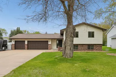 703 Cope Avenue W, Roseville, MN 55113 - Photo 2