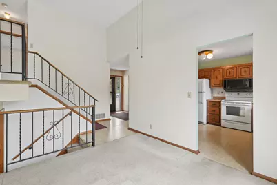 703 Cope Avenue W, Roseville, MN 55113 - Photo 12