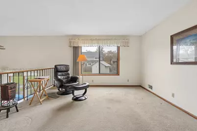 703 Cope Avenue W, Roseville, MN 55113 - Photo 16