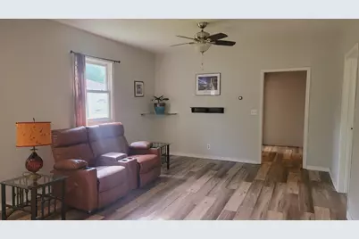 203 N Monroe Street, Minneota, MN 56264 - Photo 2