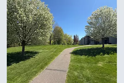 2485 Londin Lane E #423, Maplewood, MN 55119 - Photo 10