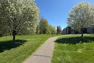 2485 Londin Ln E, Maplewood, MN 55119 - Photo 10