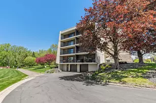 2485 Londin Ln E, Maplewood, MN 55119 - Photo 6