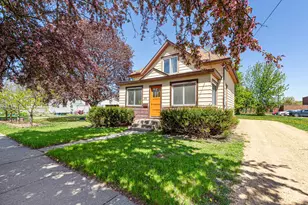 272 W Tyrone St, Le Center, MN 56057 - Photo 2