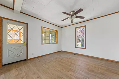 272 W Tyrone Street, Le Center, MN 56057 - Photo 4