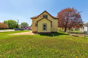 272 W Tyrone St, Le Center, MN 56057 - Photo 26