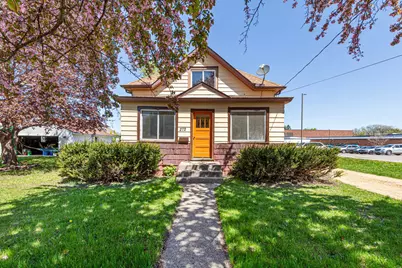 272 W Tyrone Street, Le Center, MN 56057 - Photo 1
